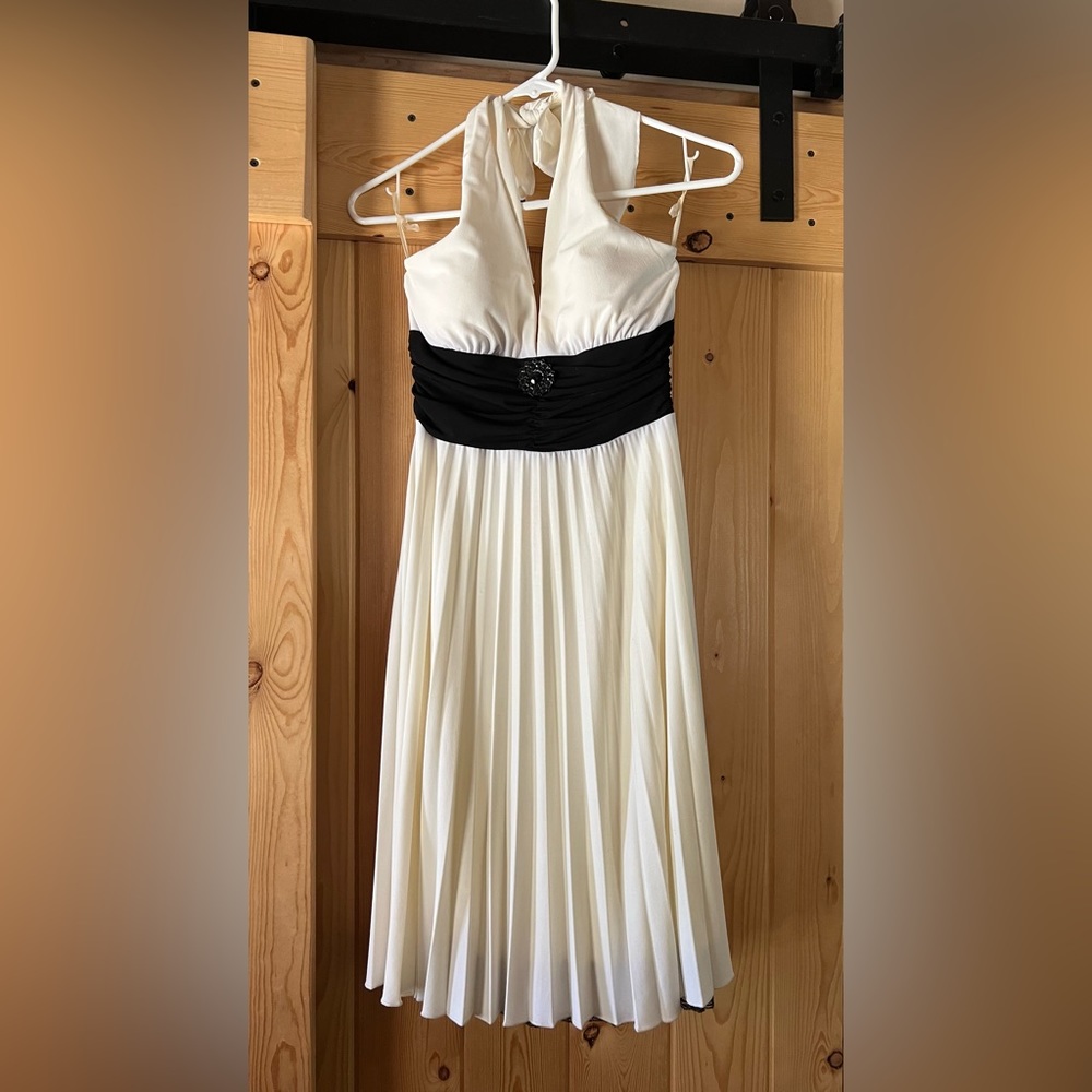 Juniors Speechless halter dress size small